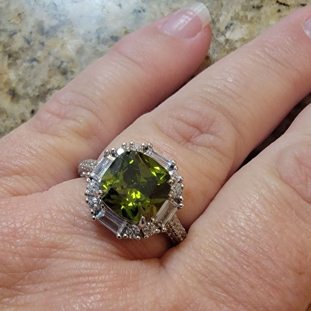 Ring bomb party ring size 8